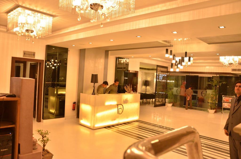 Hotel Down Town Jalandhar Buitenkant foto