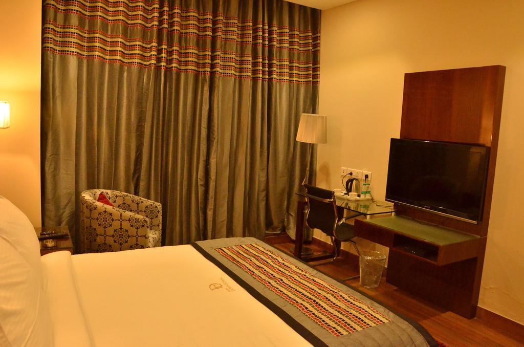 Hotel Down Town Jalandhar Buitenkant foto