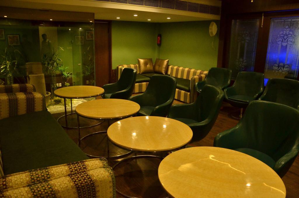 Hotel Down Town Jalandhar Buitenkant foto